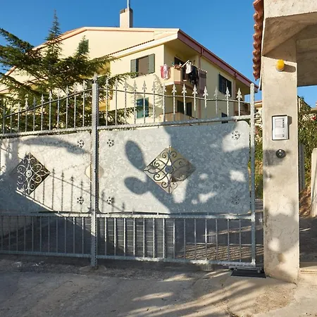 Bouganville House - Triparni