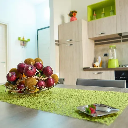 לינה וארוחת בוקר Bouganville House - 3*
