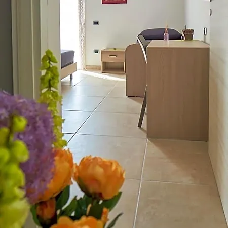Bouganville House - 3* Triparni