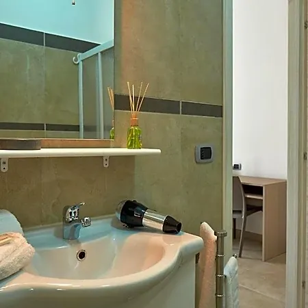 Frühstückspension Bouganville House - 3*