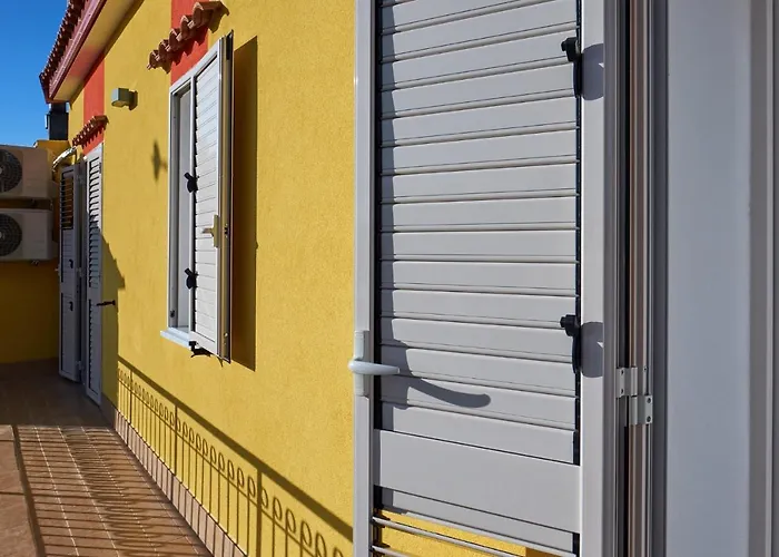 住宿加早餐酒店 Bouganville House - Triparni