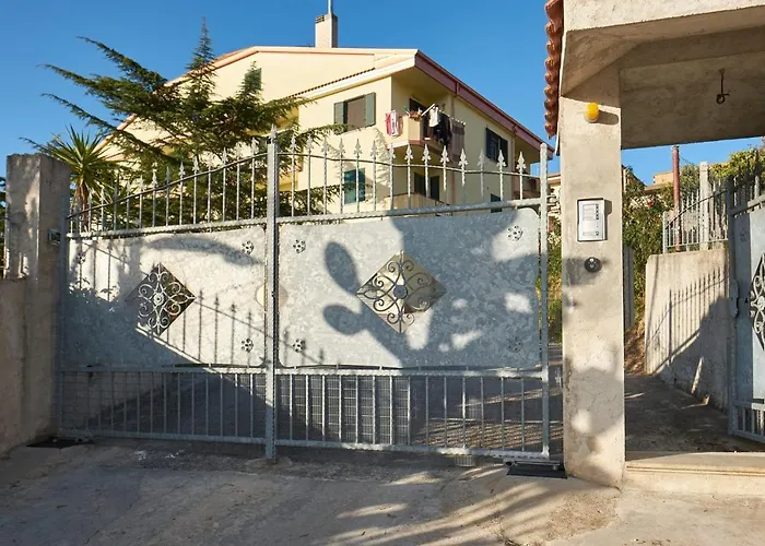 Bouganville House - Triparni