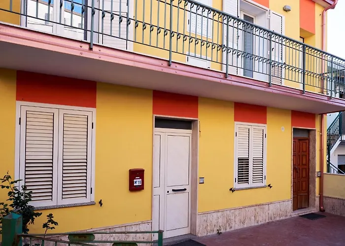 Bouganville House - 住宿加早餐酒店 Triparni